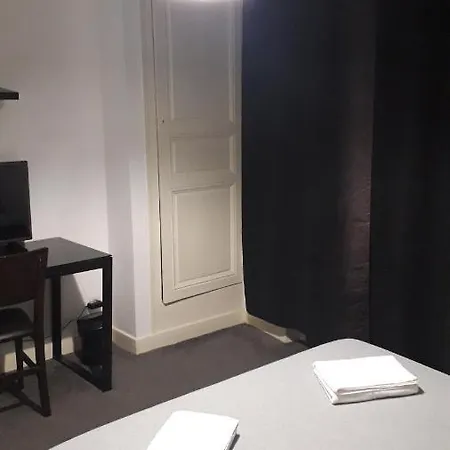 D'hotes Centre *